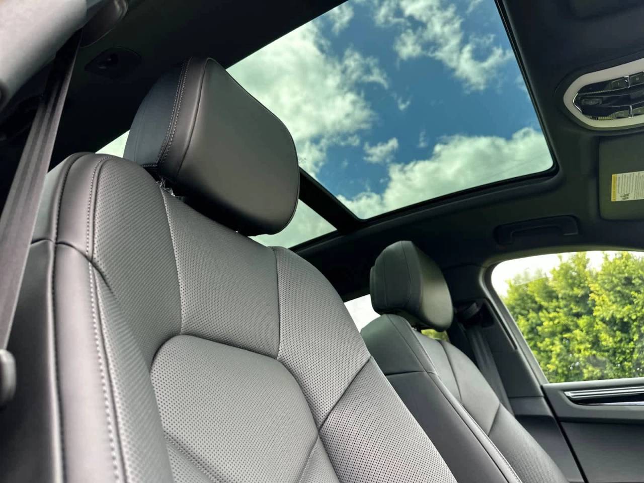 2026 Porsche Macan Base