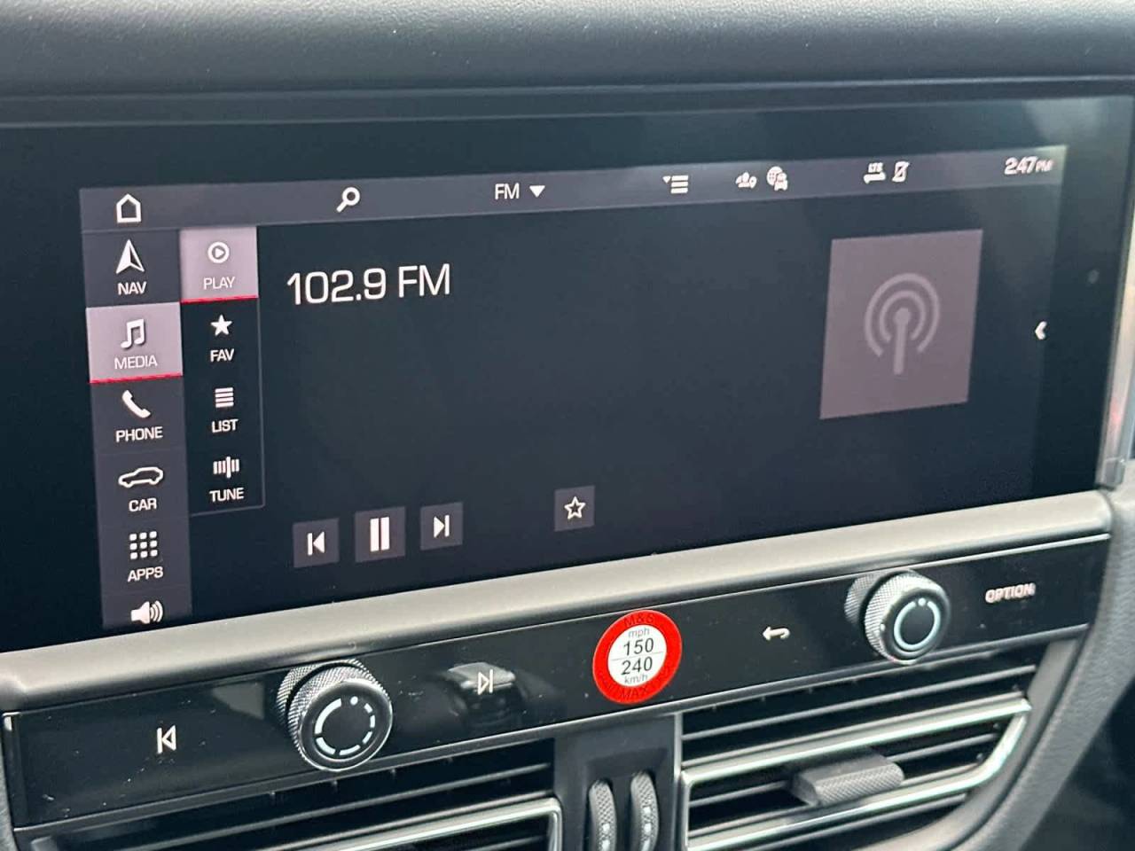 2026 Porsche Macan Base