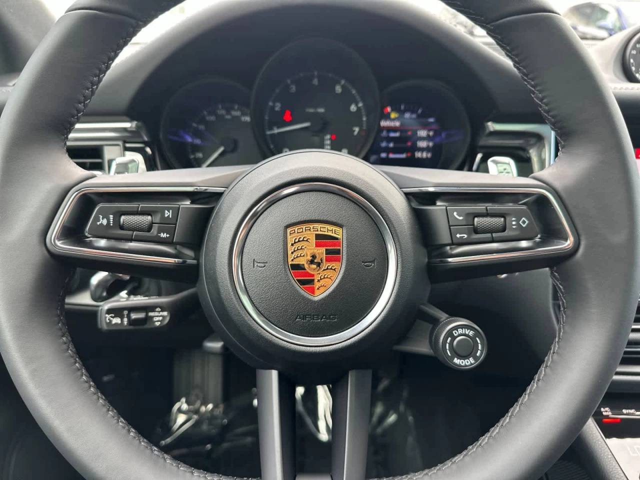 2026 Porsche Macan Base