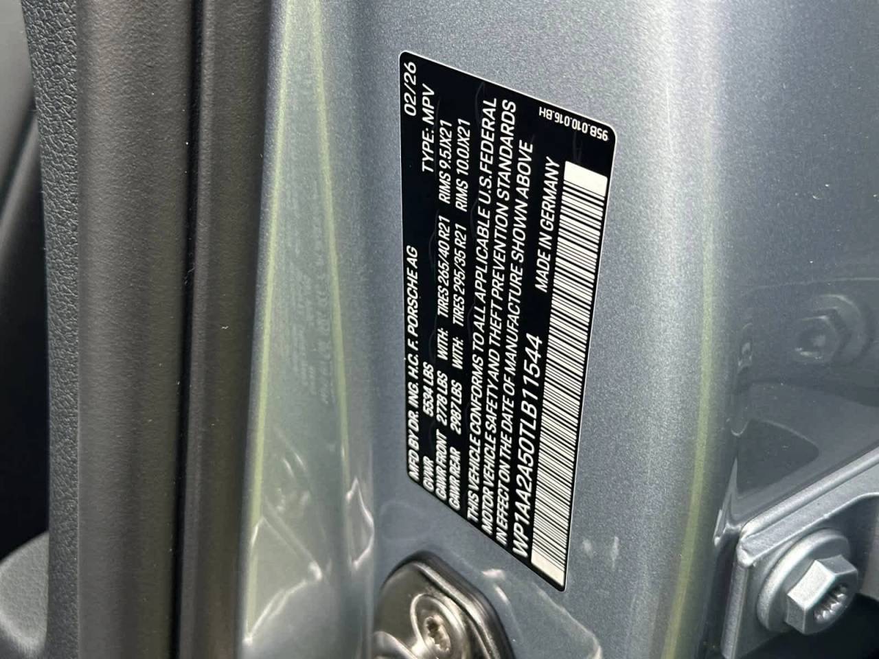 2026 Porsche Macan Base