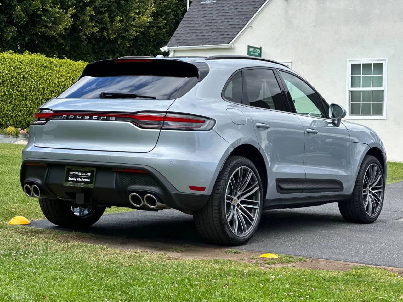 2026 Porsche Macan Base