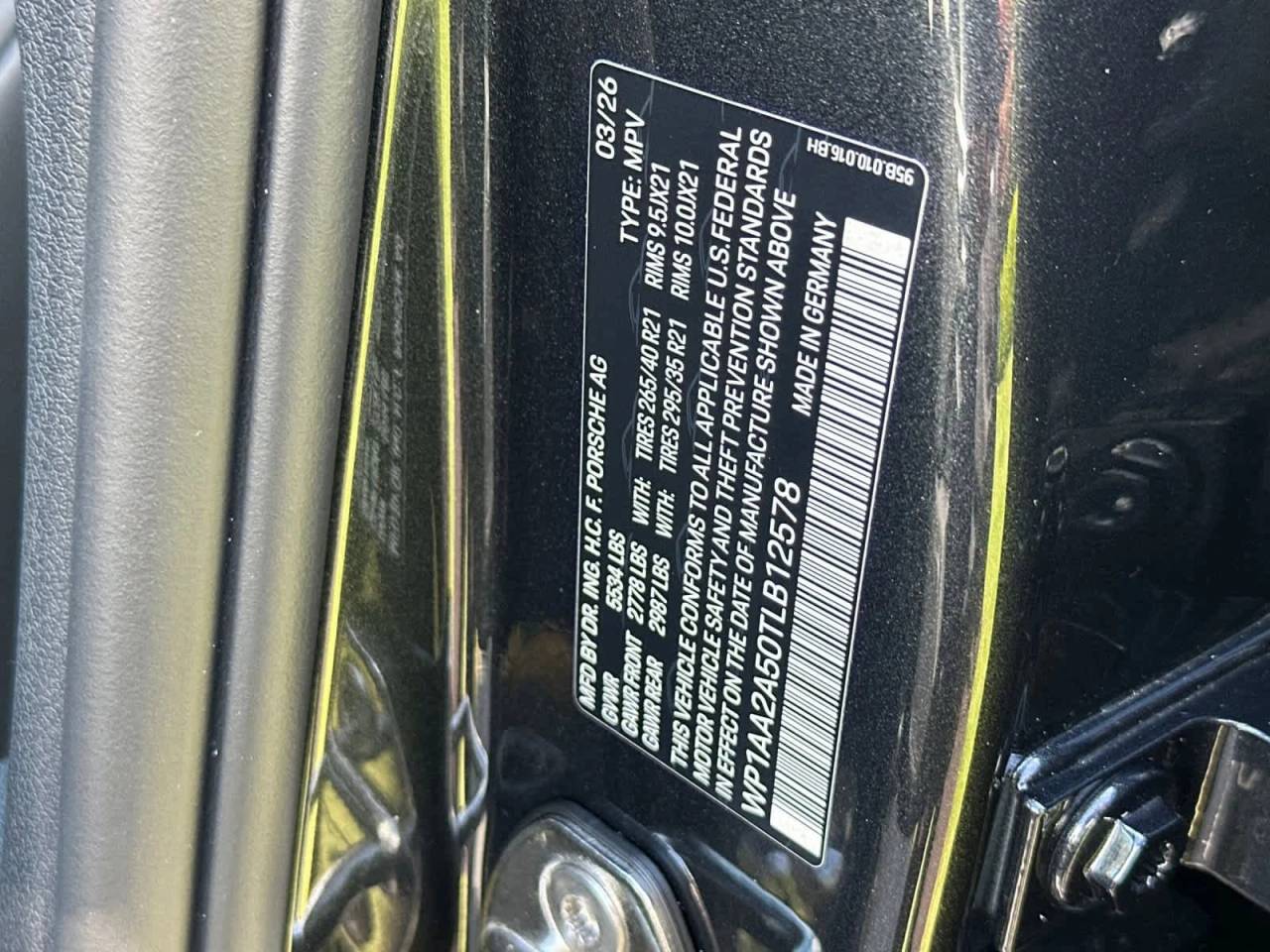 2026 Porsche Macan Base