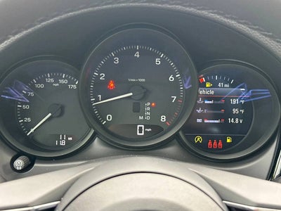 2026 Porsche Macan Base