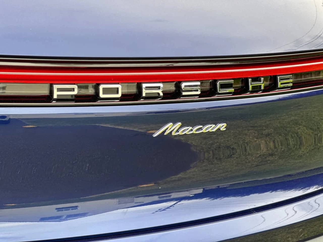 2026 Porsche Macan Base