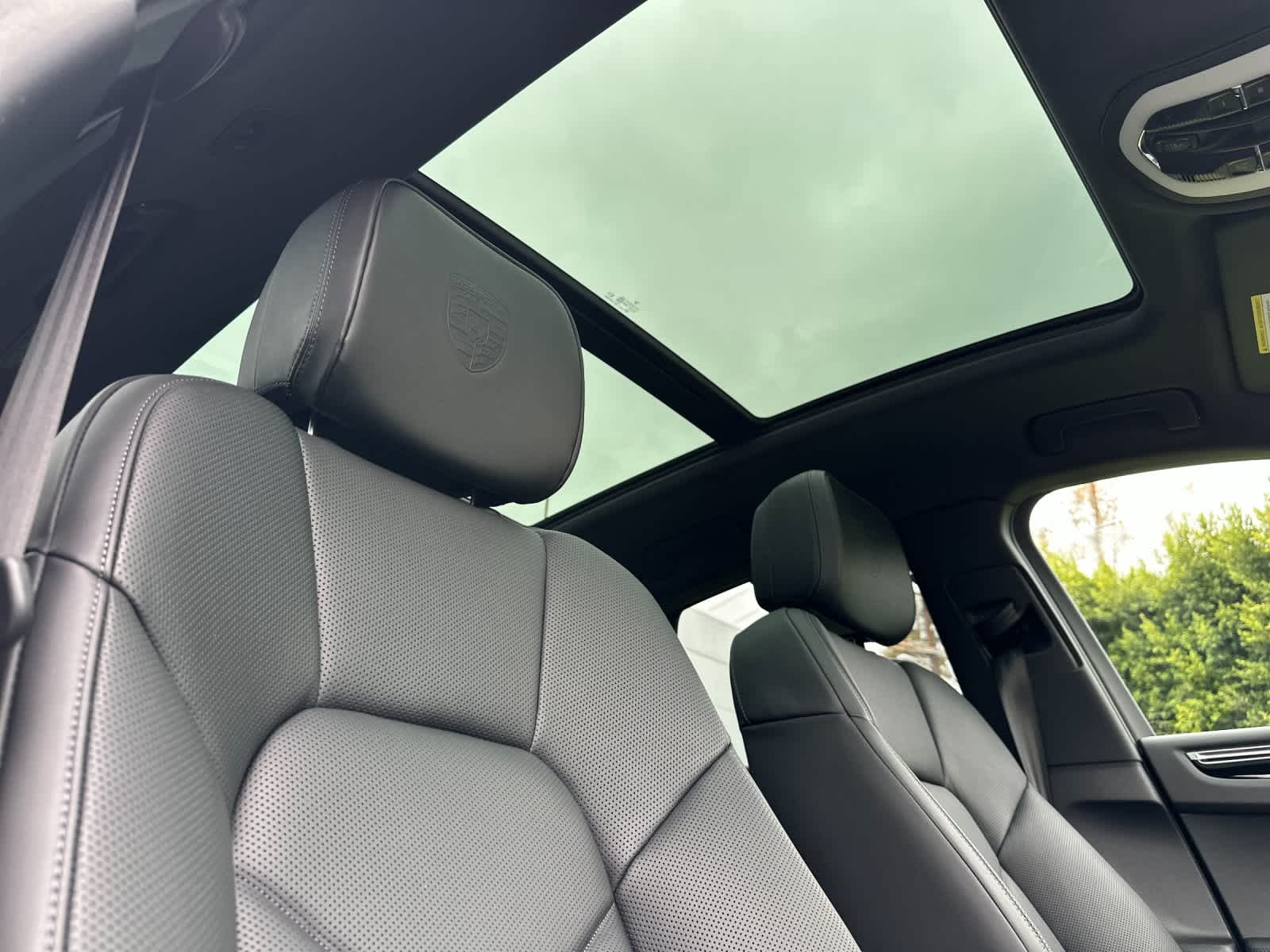 2026 Porsche Macan Base