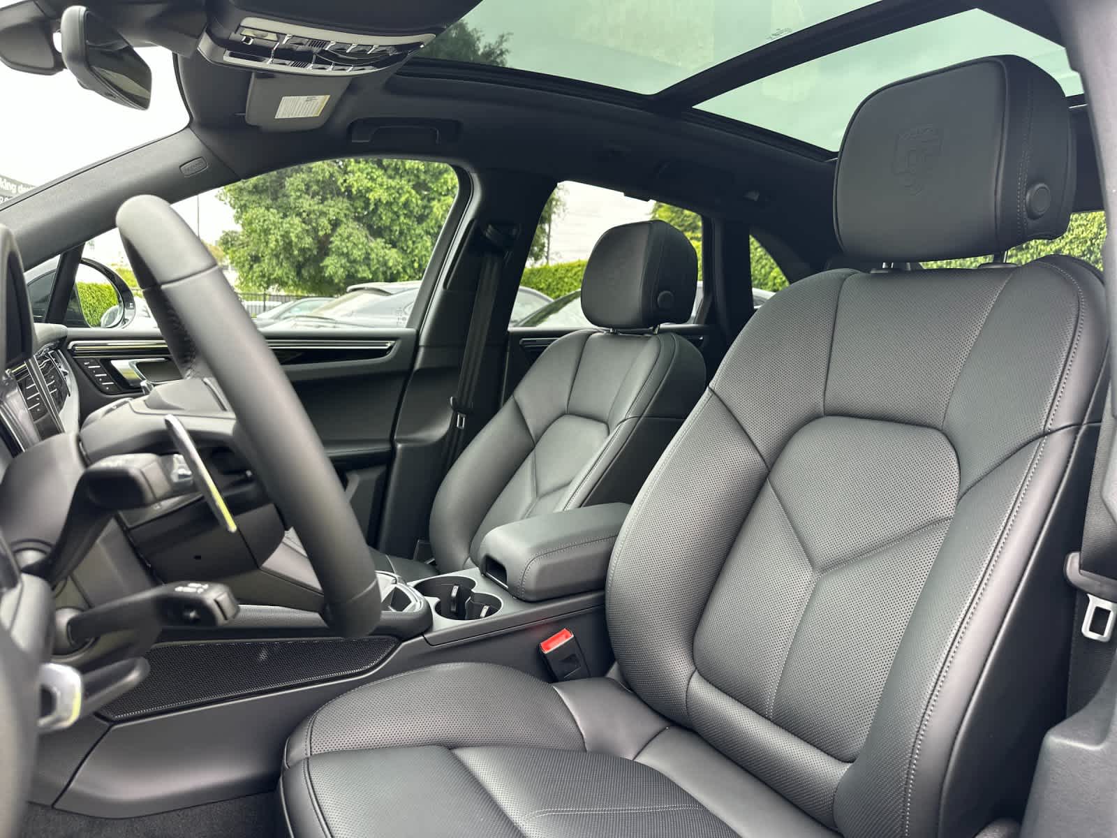 2026 Porsche Macan Base