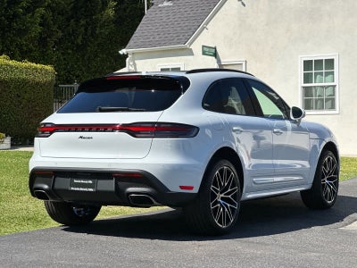 2026 Porsche Macan Base