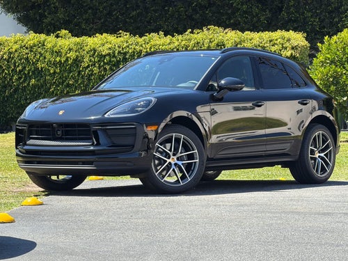 2026 Porsche Macan Base