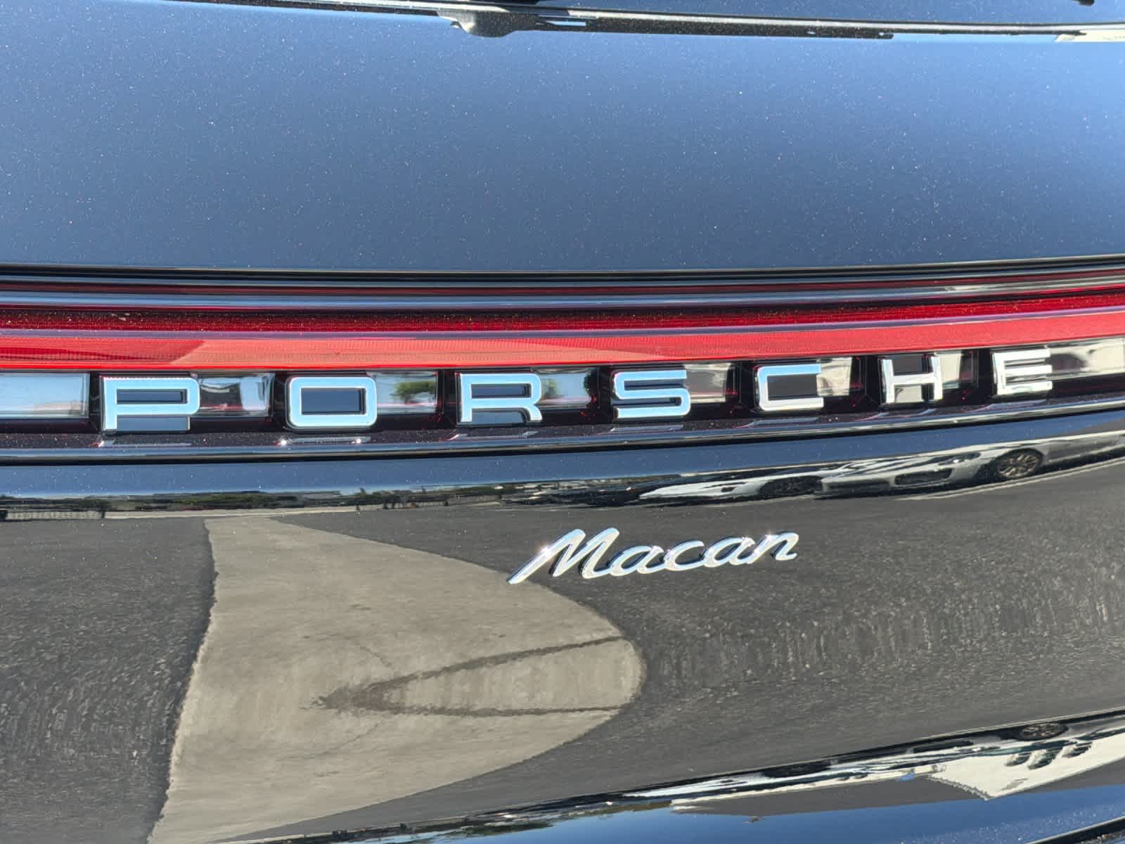 2026 Porsche Macan Base