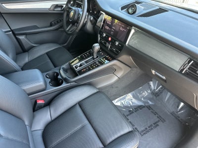 2026 Porsche Macan Macan