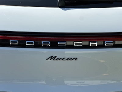 2026 Porsche Macan Macan
