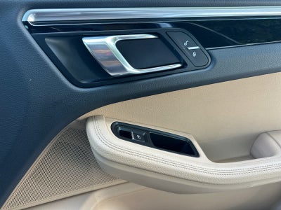 2019 Porsche Macan Macan
