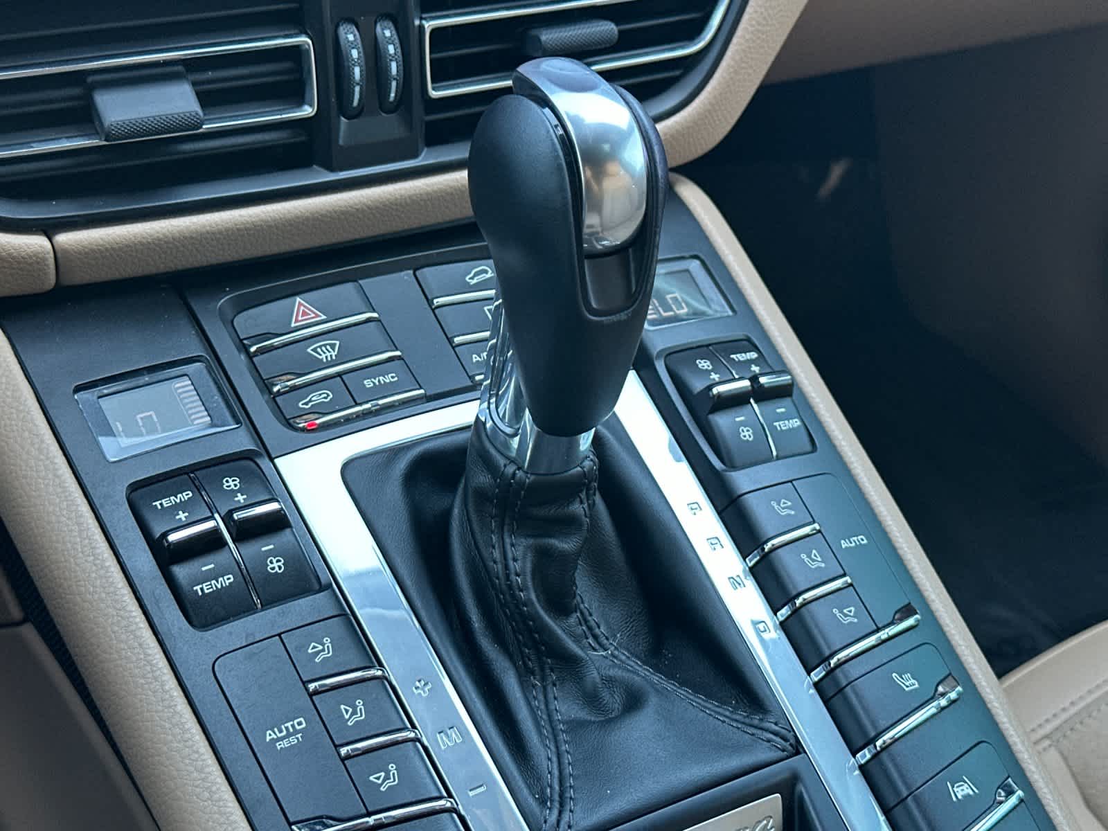 2019 Porsche Macan Macan