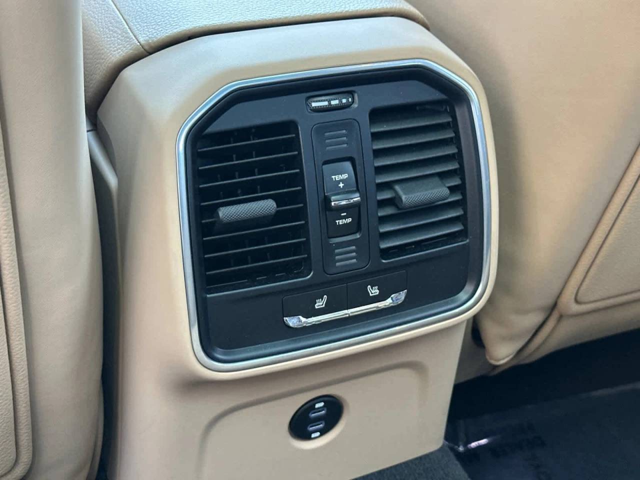 2022 Porsche Macan Base