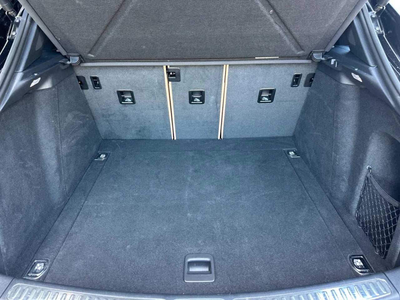 2022 Porsche Macan Base