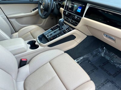 2022 Porsche Macan Base