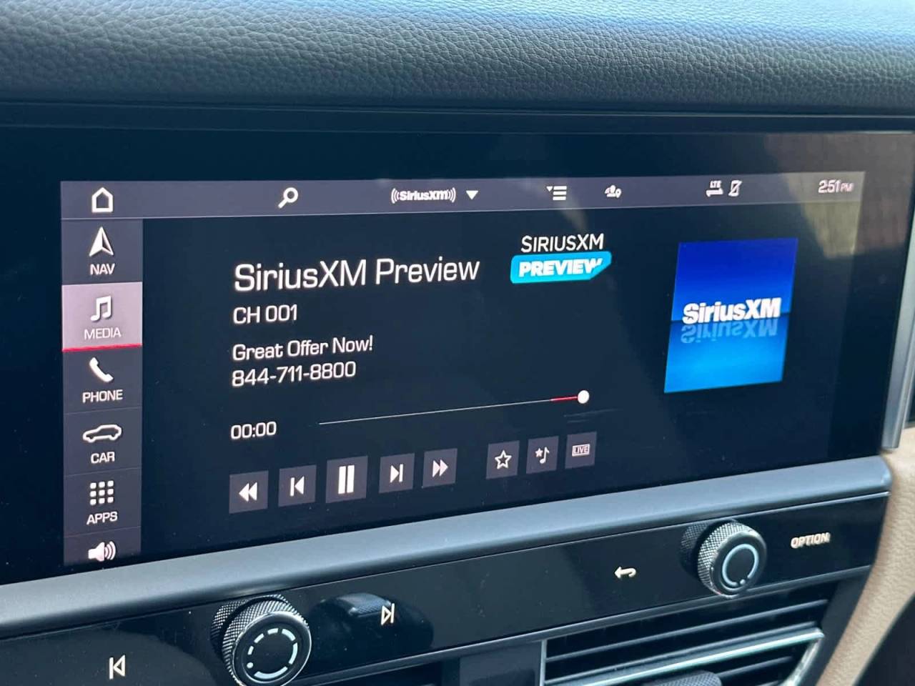 2022 Porsche Macan Base