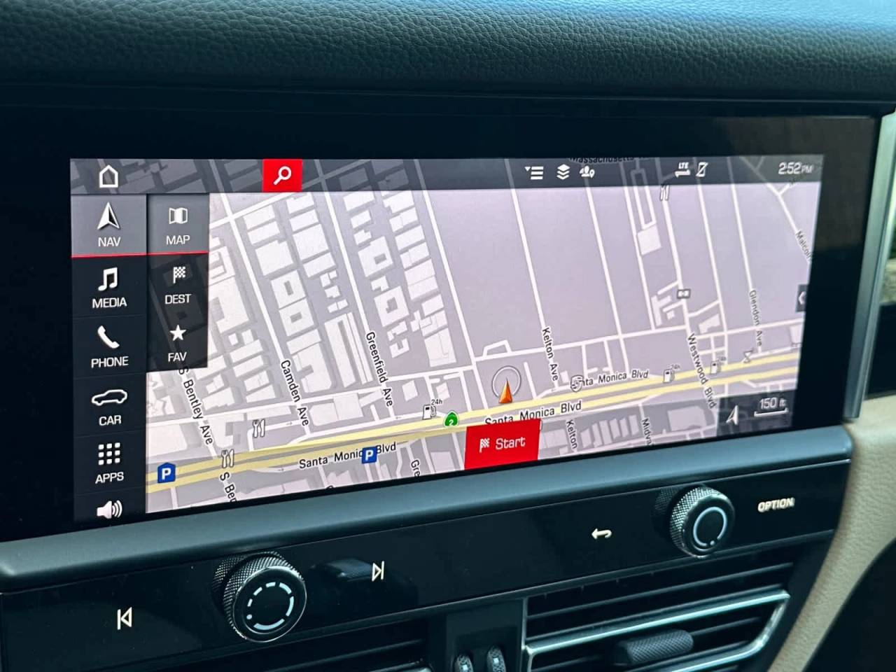 2022 Porsche Macan Base