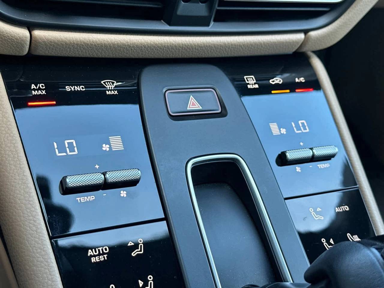 2022 Porsche Macan Base