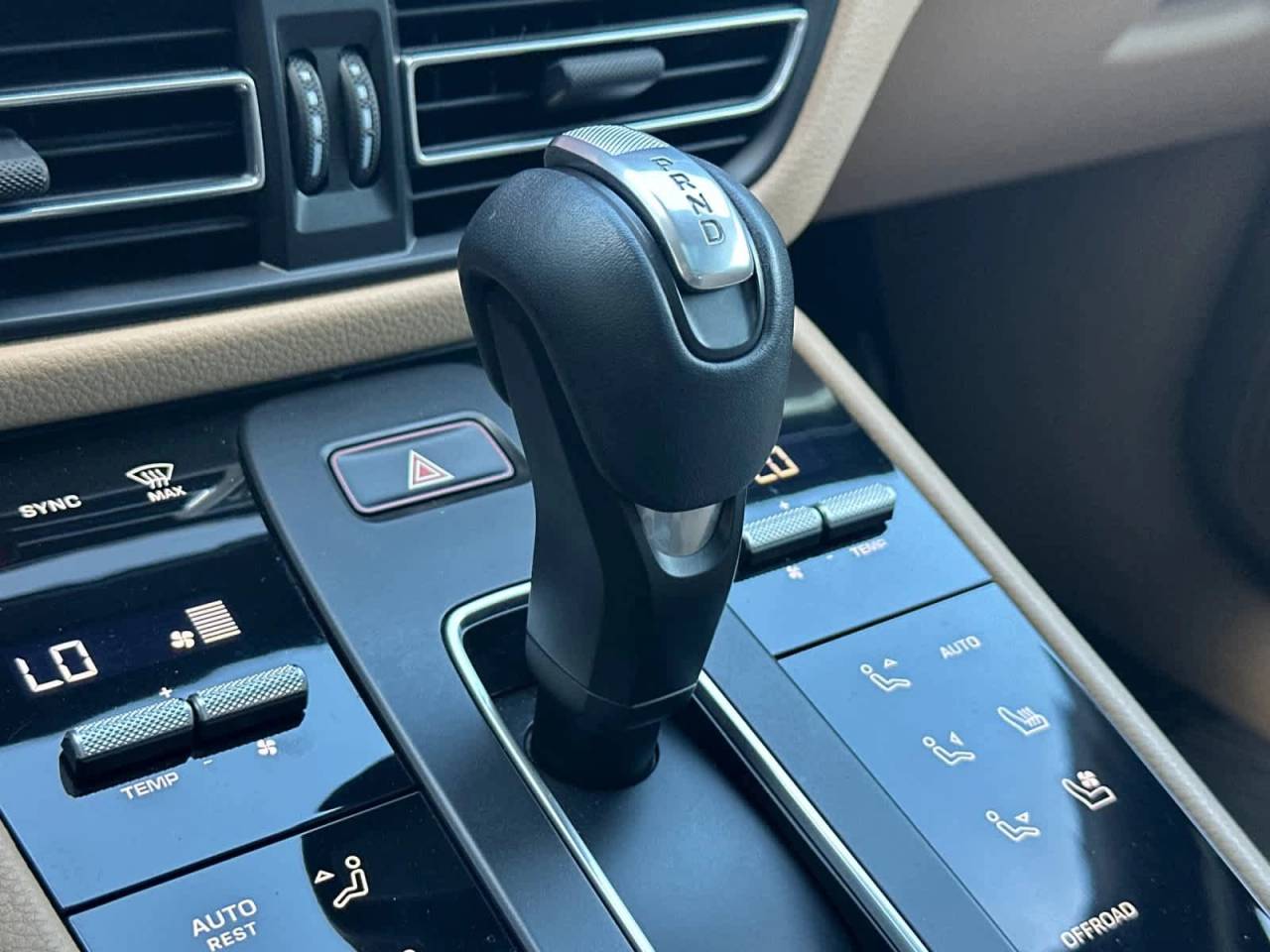 2022 Porsche Macan Base