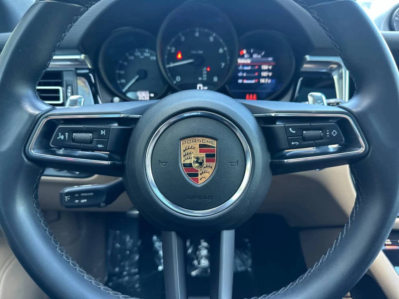 2022 Porsche Macan Base