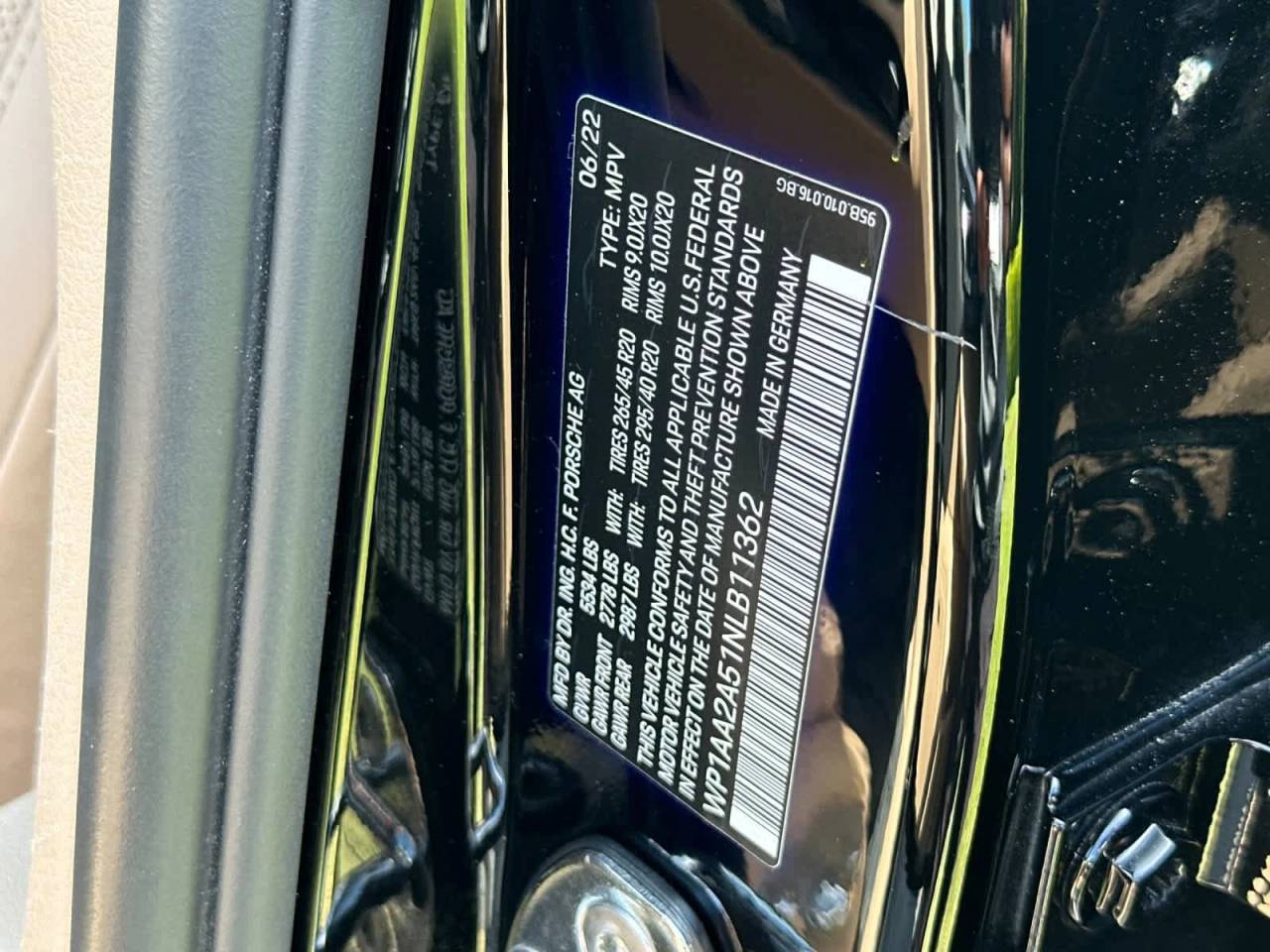 2022 Porsche Macan Base