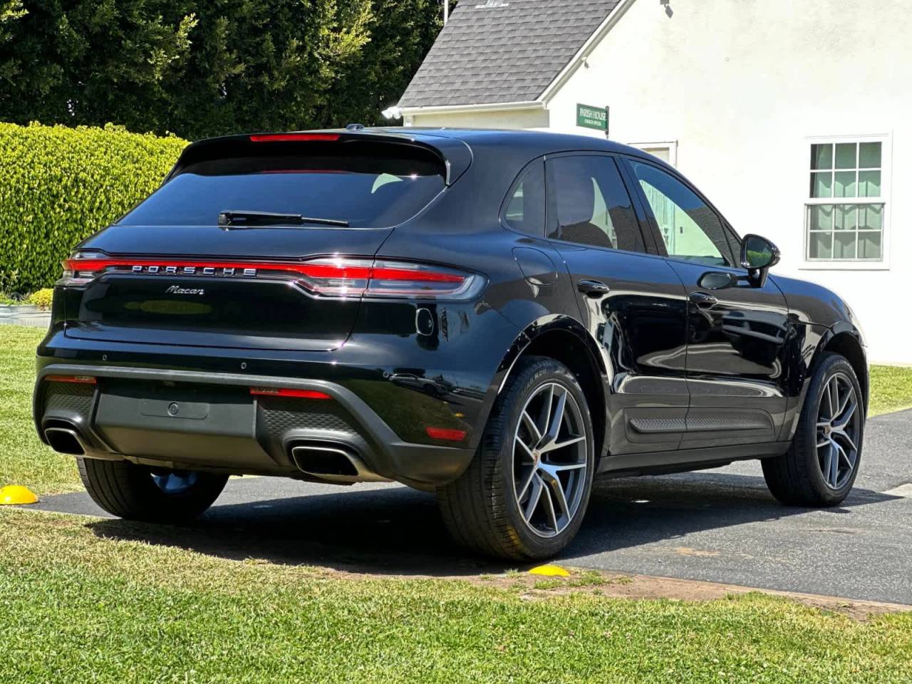 2022 Porsche Macan Base