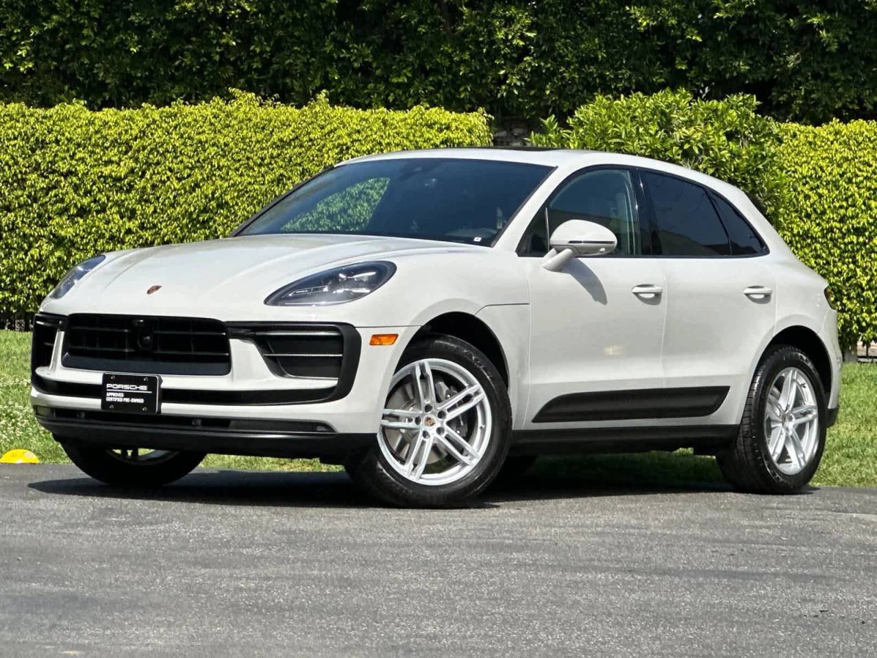 2023 Porsche Macan Base