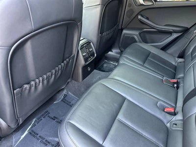 2023 Porsche Macan Base