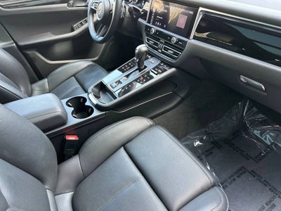 2023 Porsche Macan Base
