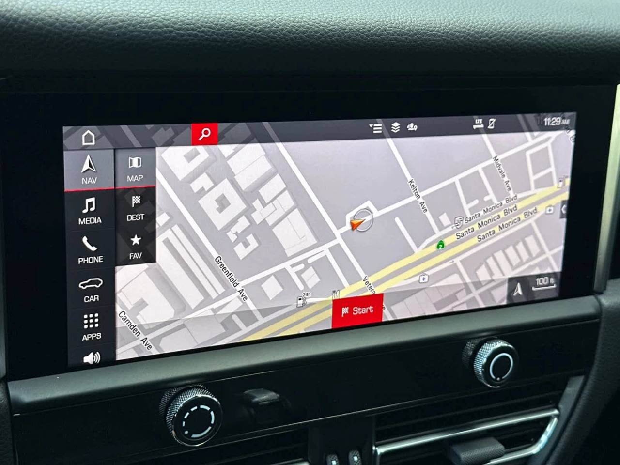 2023 Porsche Macan Base