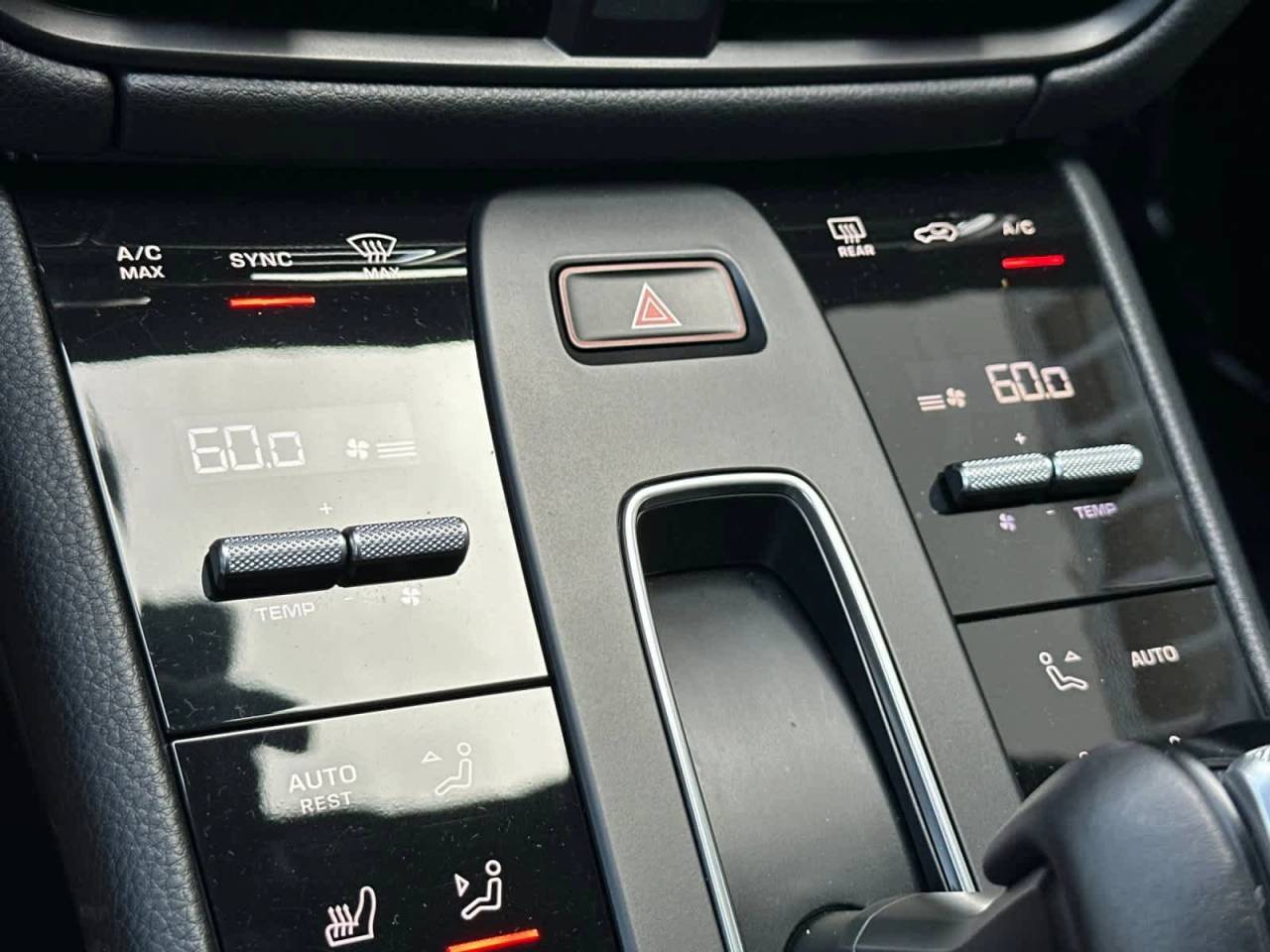 2023 Porsche Macan Base