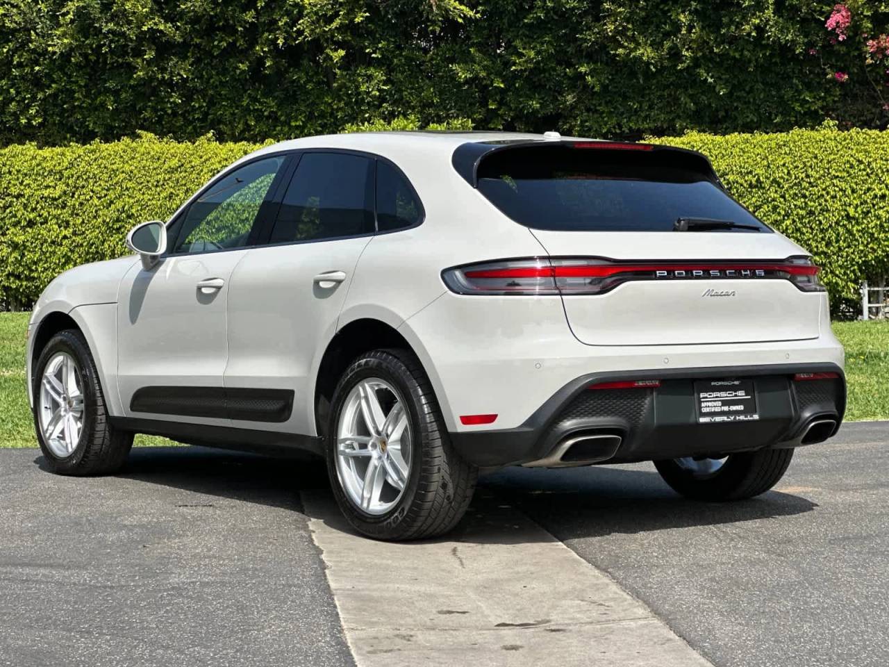 2023 Porsche Macan Base