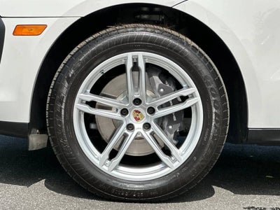 2023 Porsche Macan Base