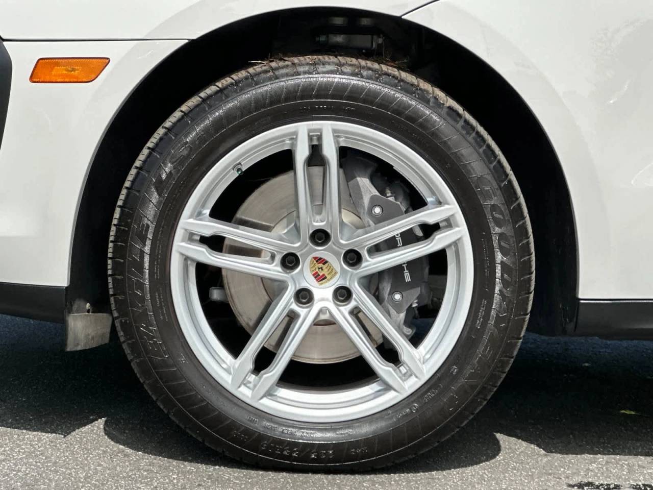 2023 Porsche Macan Base