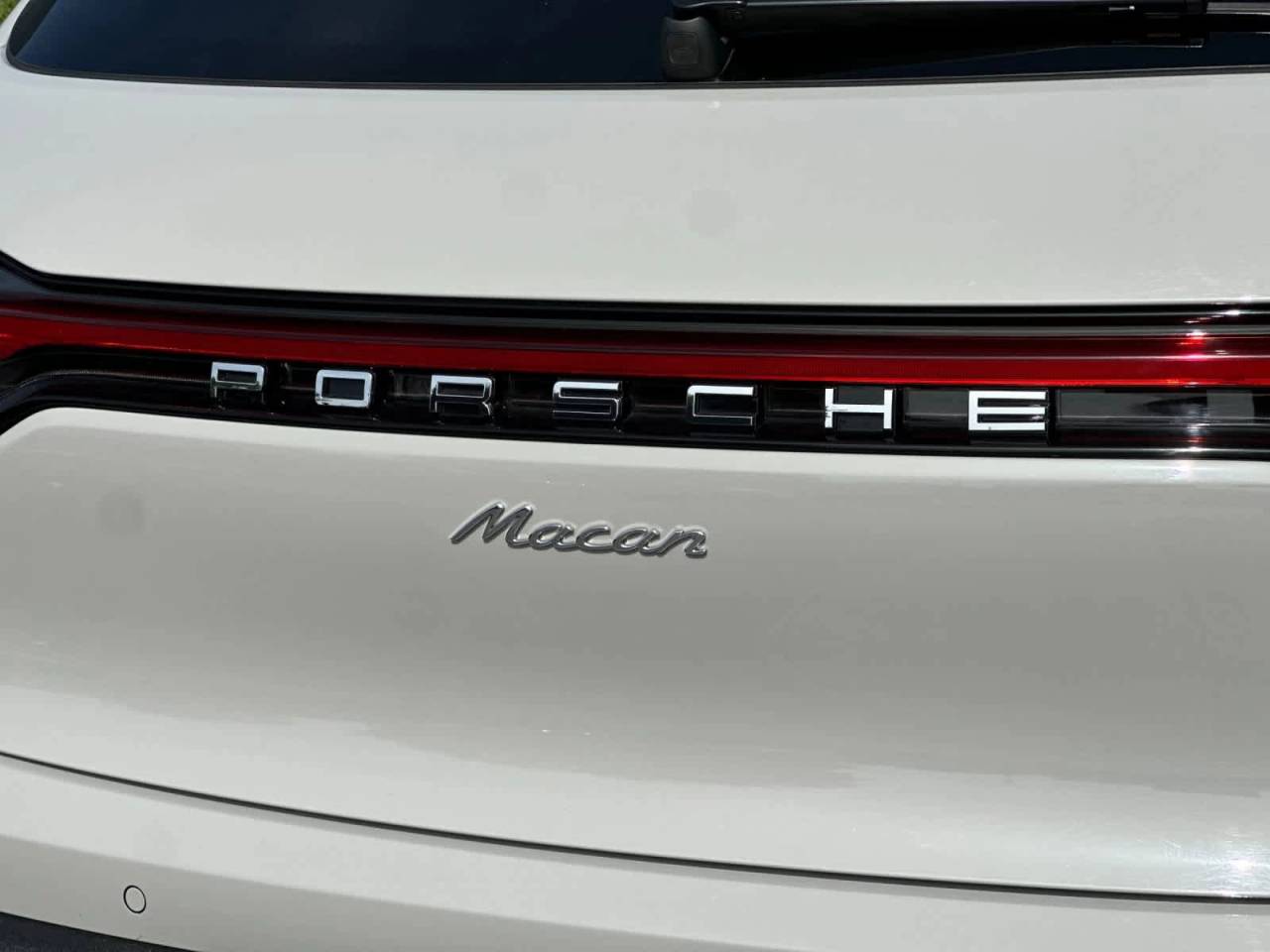 2023 Porsche Macan Base