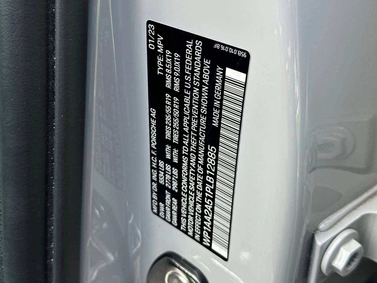 2023 Porsche Macan Base