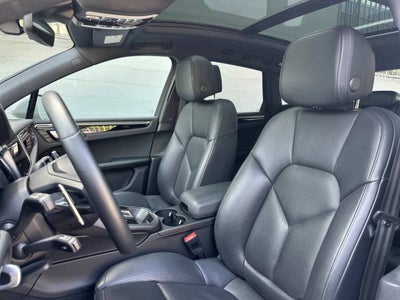 2023 Porsche Macan Base