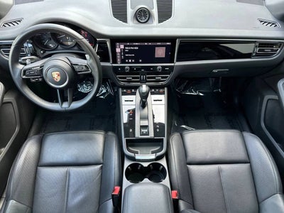 2023 Porsche Macan Base