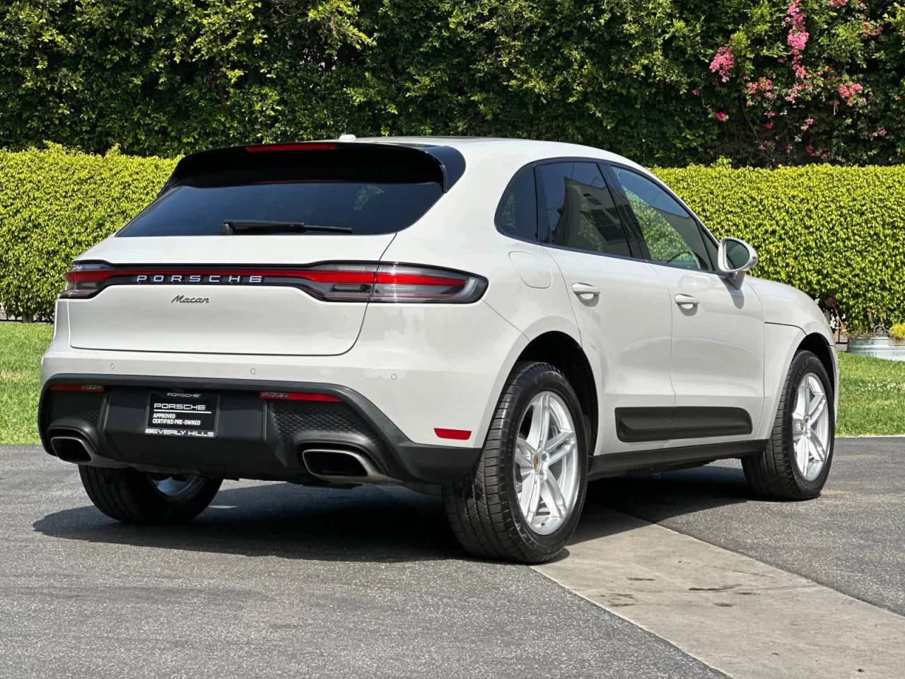 2023 Porsche Macan Base