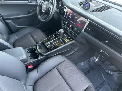 2024 Porsche Macan Base