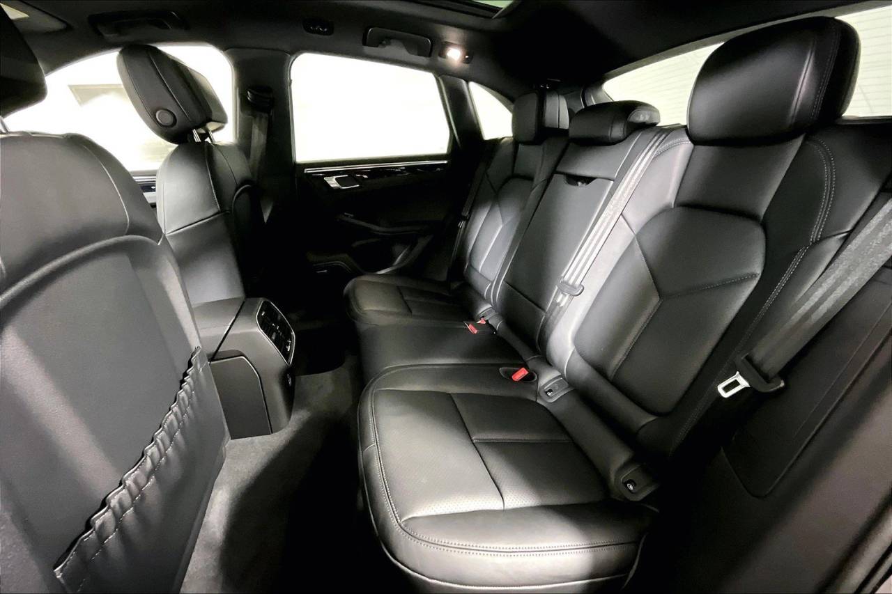 2025 Porsche Macan AWD