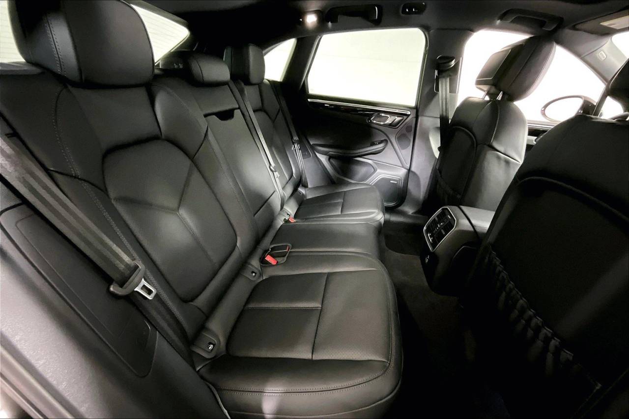 2025 Porsche Macan AWD