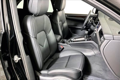 2025 Porsche Macan AWD