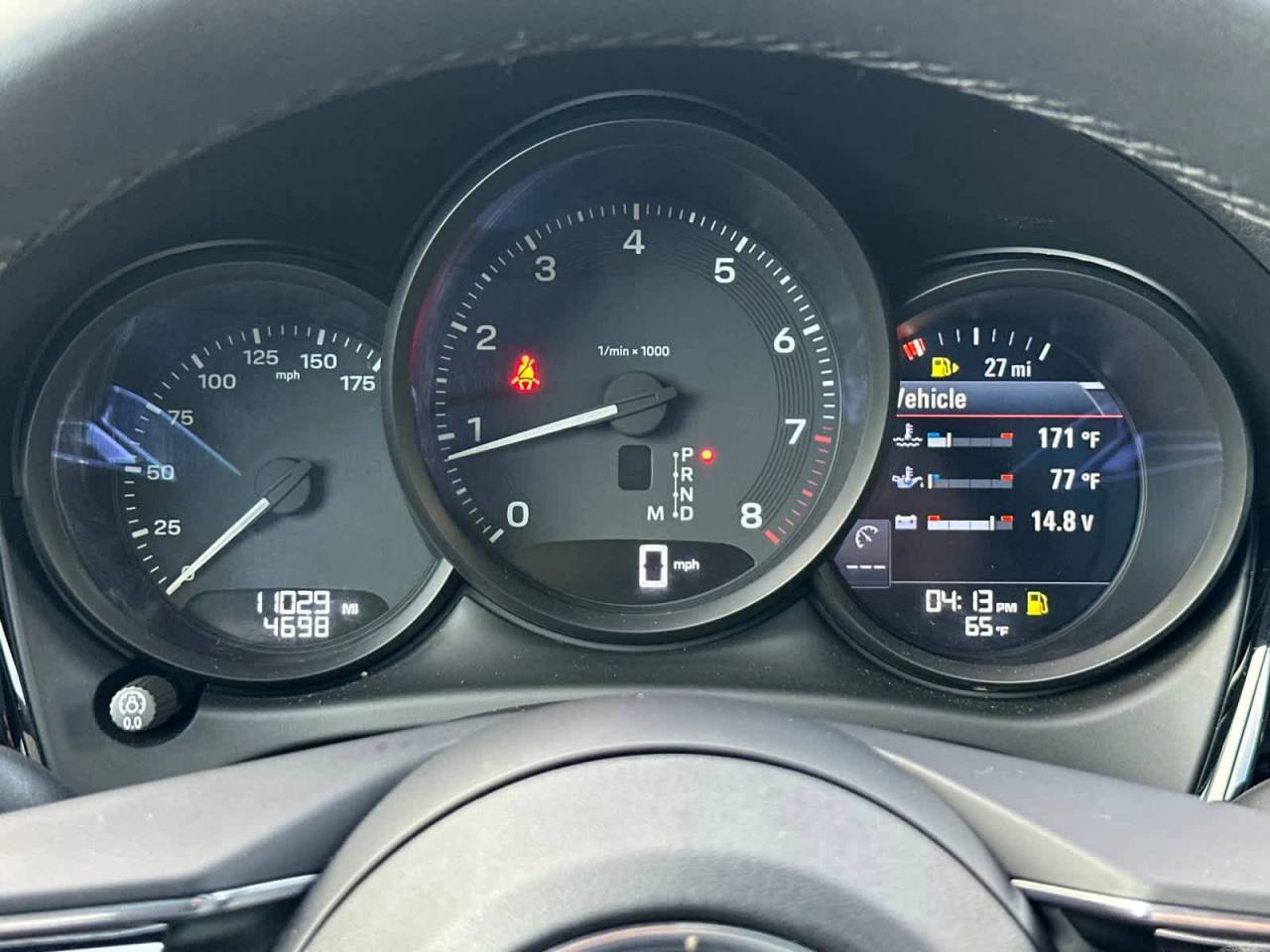 2025 Porsche Macan Base