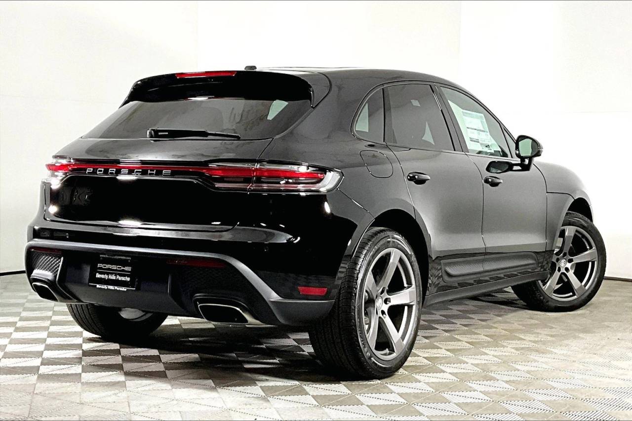 2025 Porsche Macan AWD
