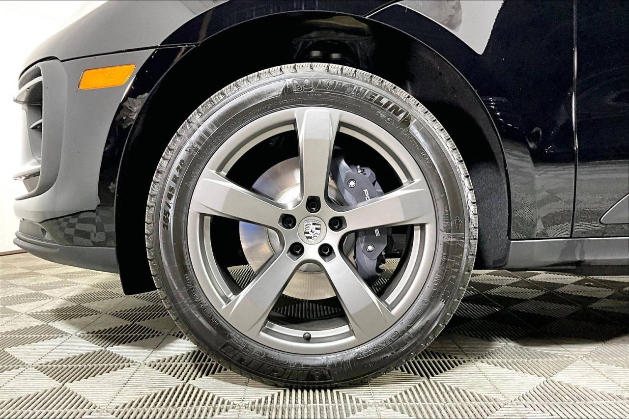 2025 Porsche Macan AWD