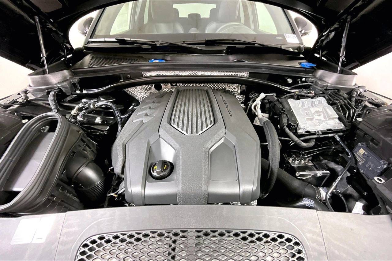 2025 Porsche Macan AWD