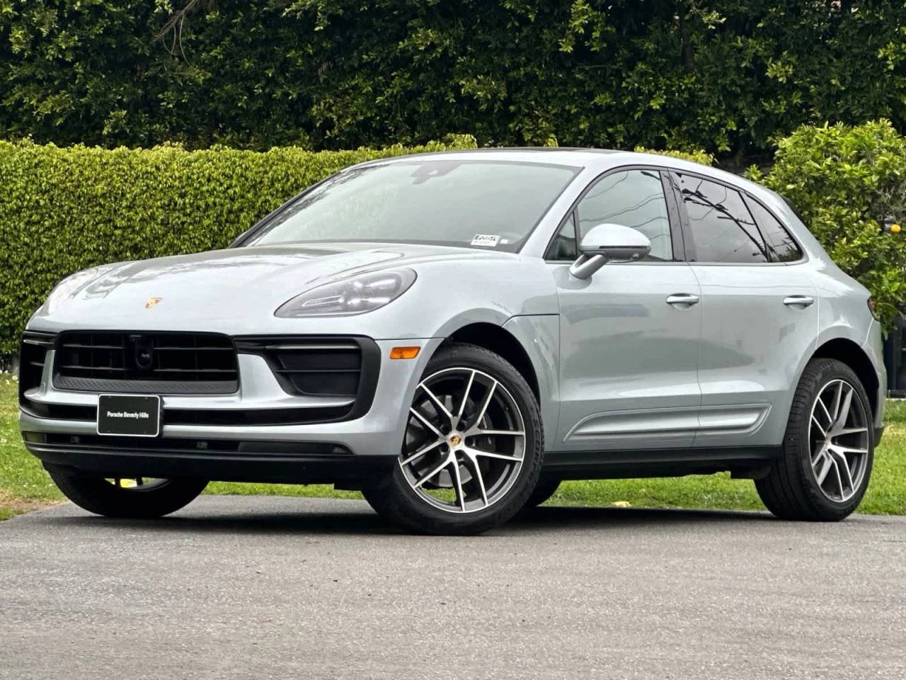 2025 Porsche Macan Base
