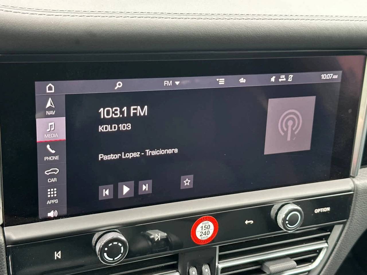 2025 Porsche Macan Base